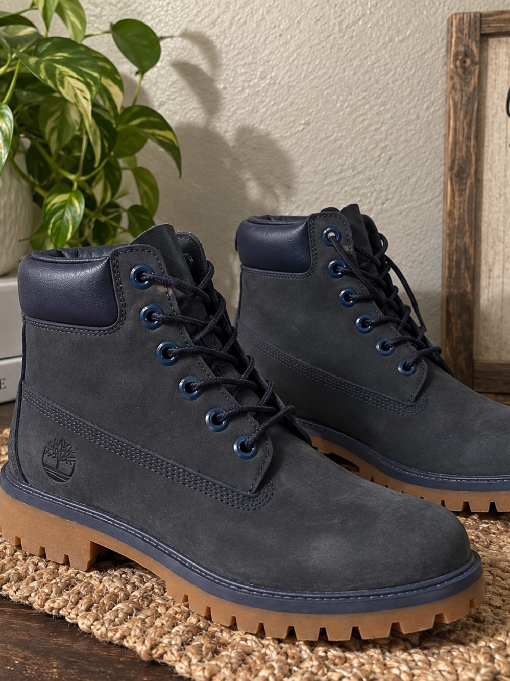 Timberland Women's Dark Navy Nubuck Lace-Up Boots with Tan Lug Sole